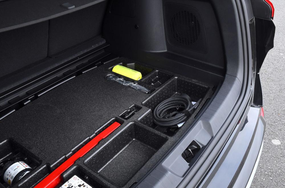 BYD Seal U underfloor boot storage
