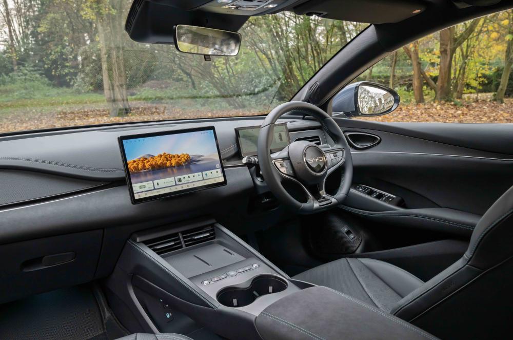 Blue BYD Seal 6 Touring interior