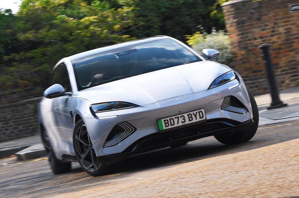 BYD Seal front cornering