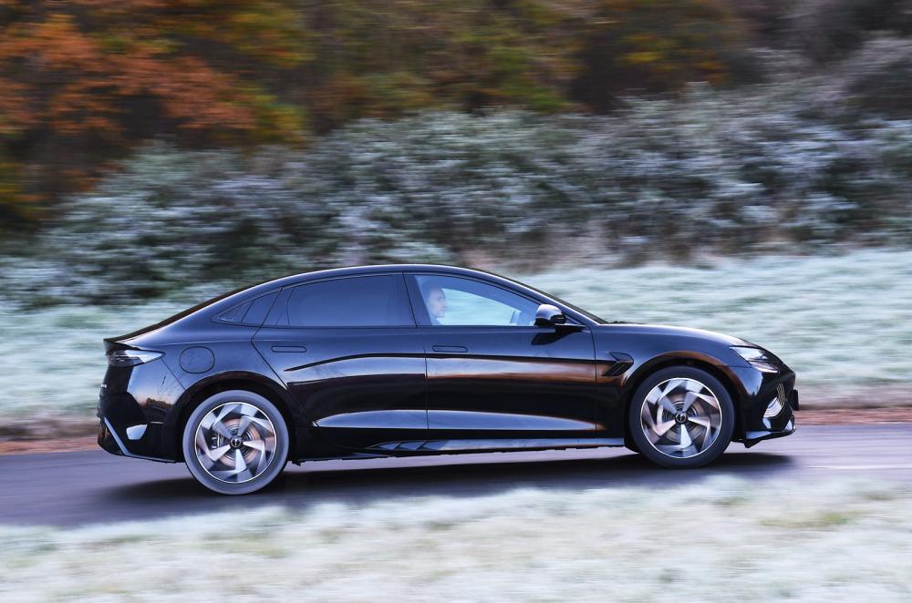 BYD Seal side driving