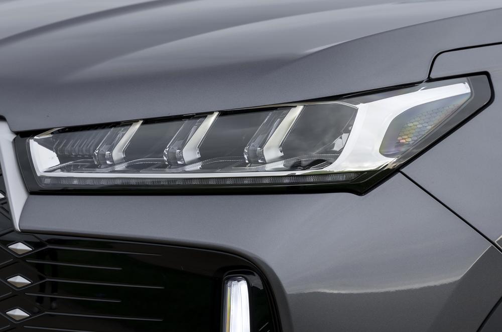Chery Tiggo 4 headlight detail