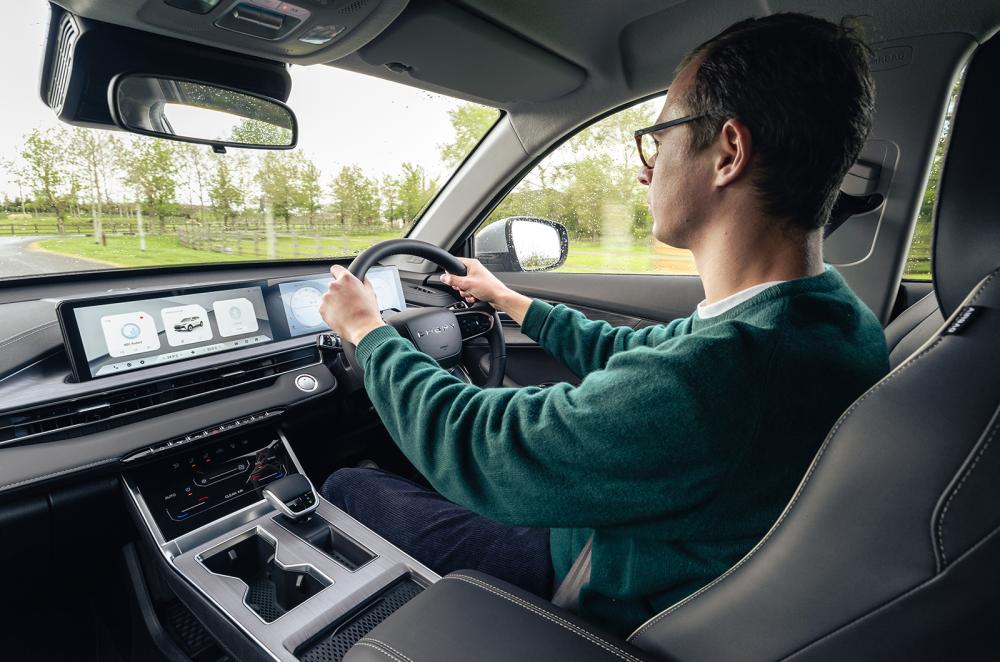 George Hill driving the Chery Tiggo 4