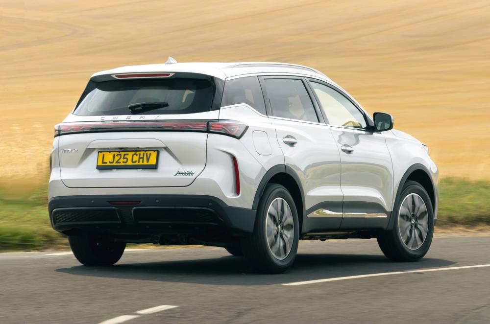 Chery Tiggo 7 rear cornering