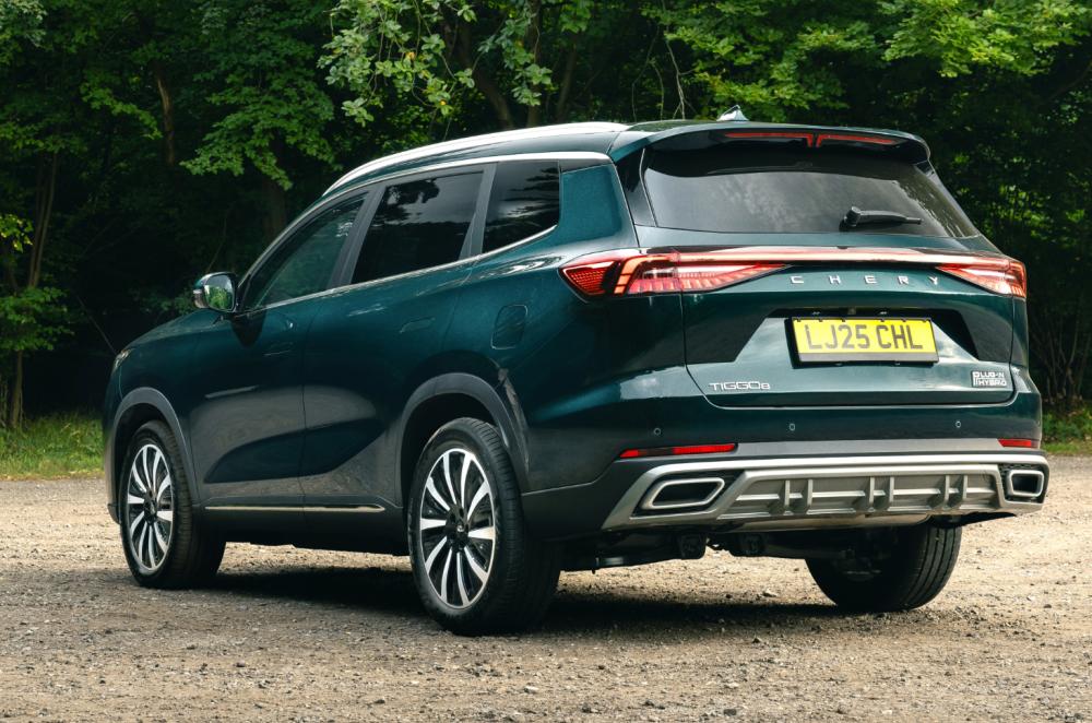 Dark blue Chery Tiggo 8 static rear quarter