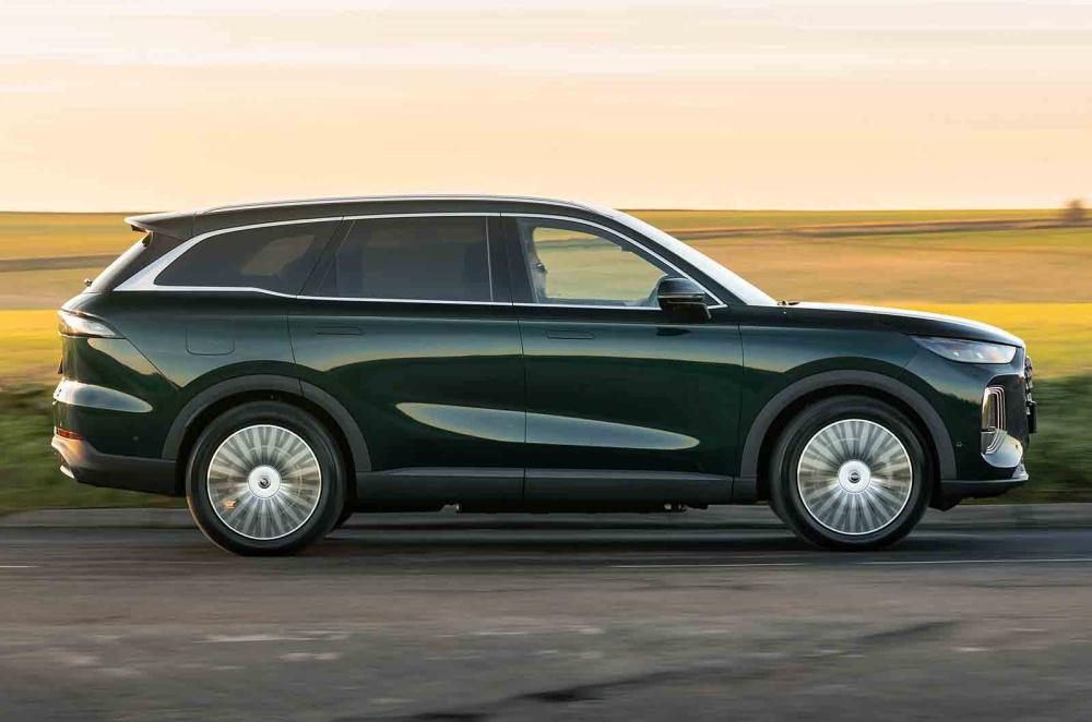 Chery Tiggo 9 side profile dynamic