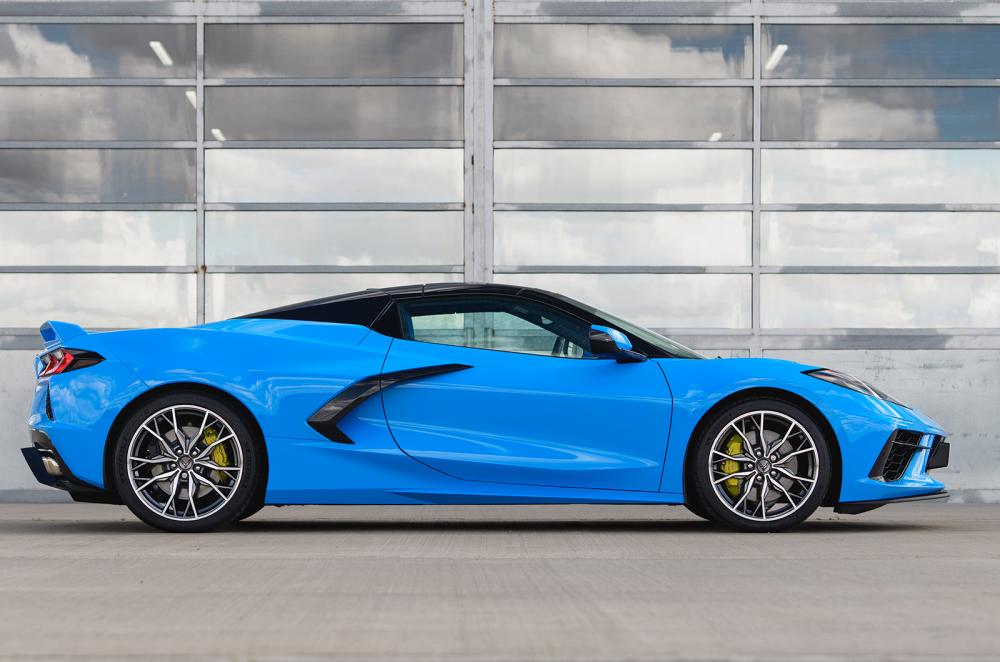 Chevrolet Corvette static side