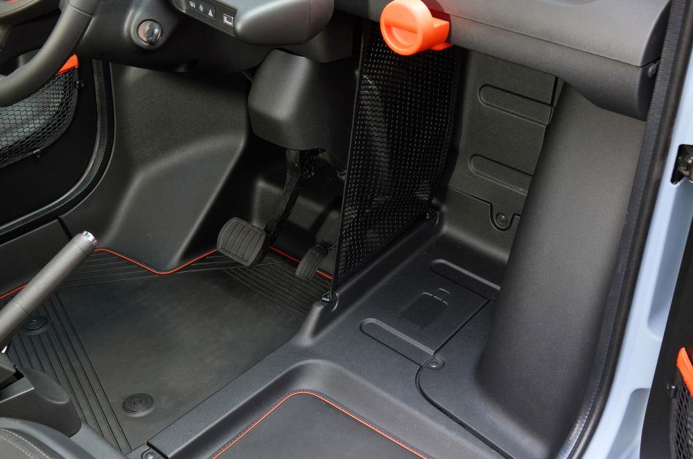 Citroen Ami interior footwell storage