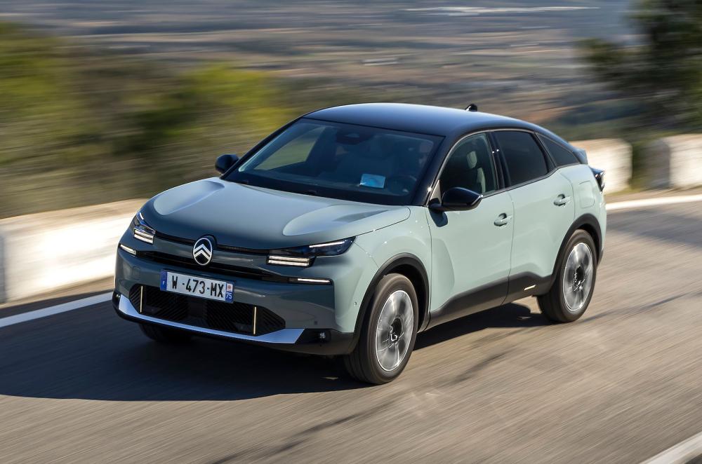 Citroen C4 front left driving