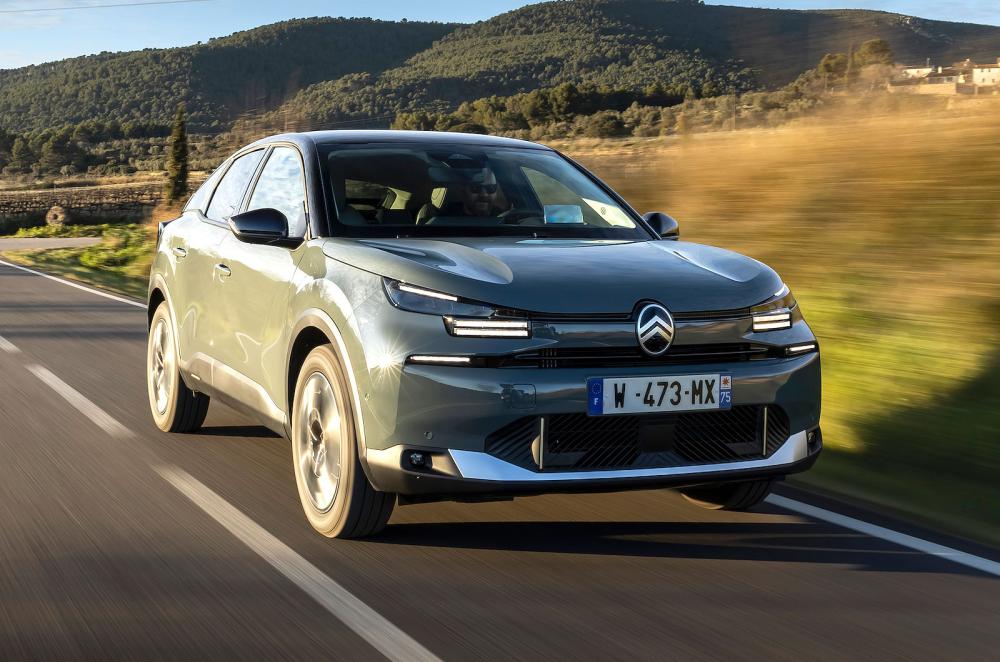 Citroen C4 front right driving