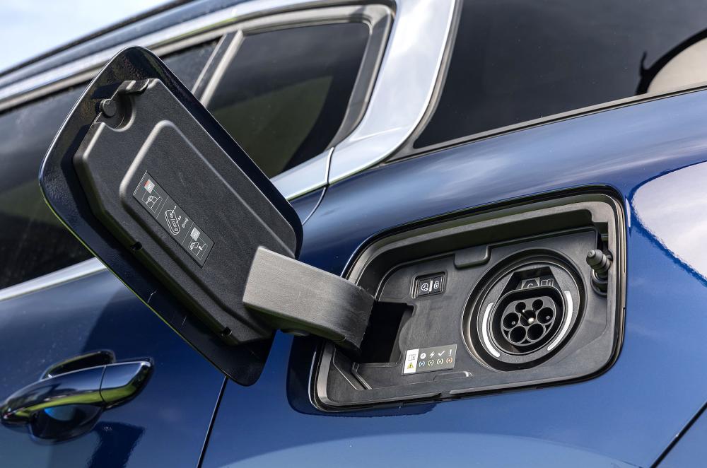 Blue Citroën C5 Aircross PHEV charging socket