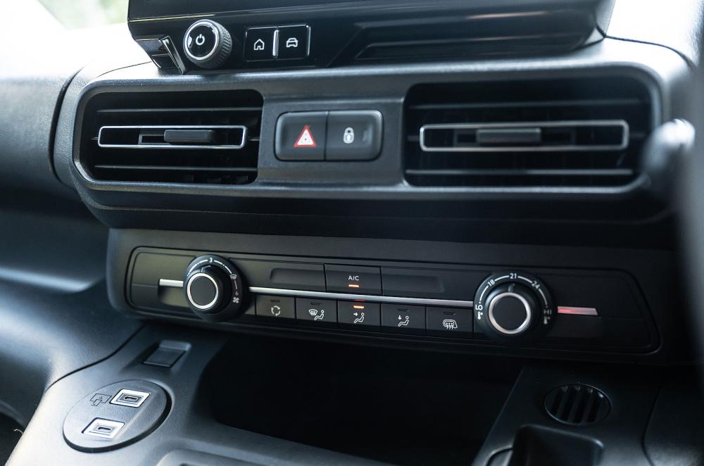 Citroën ë-Berlingo Van air-con controls