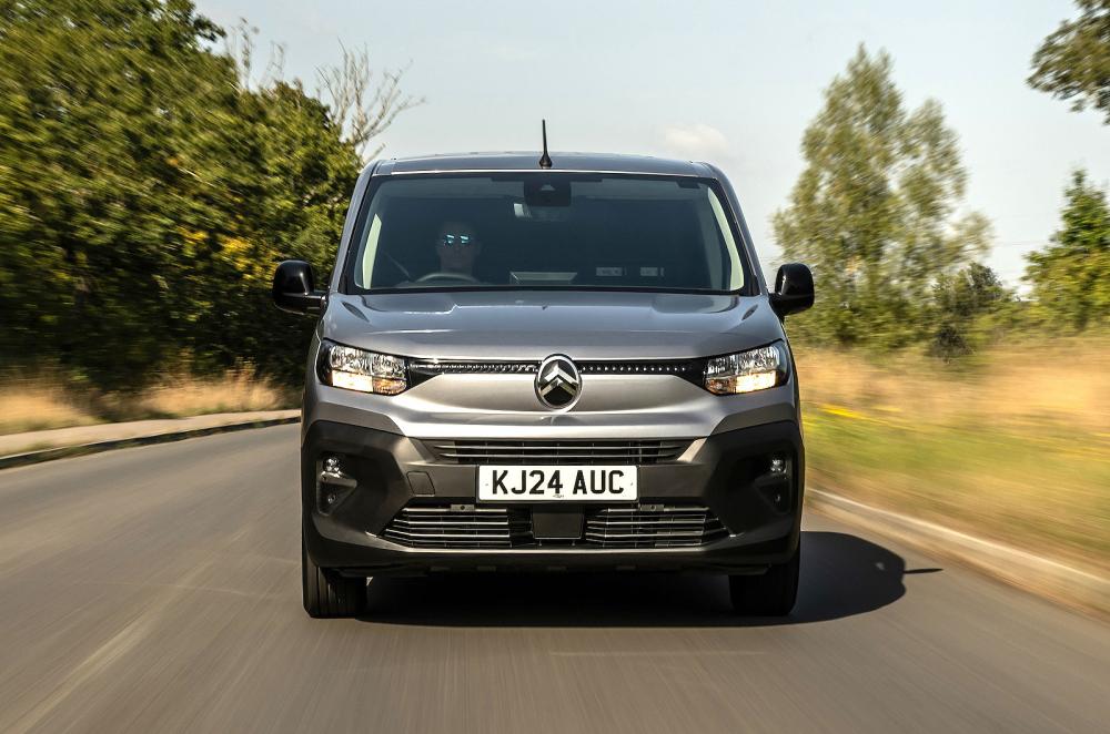 Citroën ë-Berlingo Van front driving