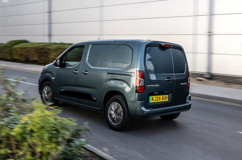 Citroën ë-Berlingo Van rear left driving