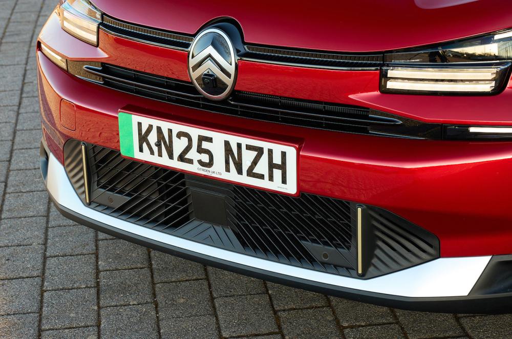 Citroën ë-C4 front detail