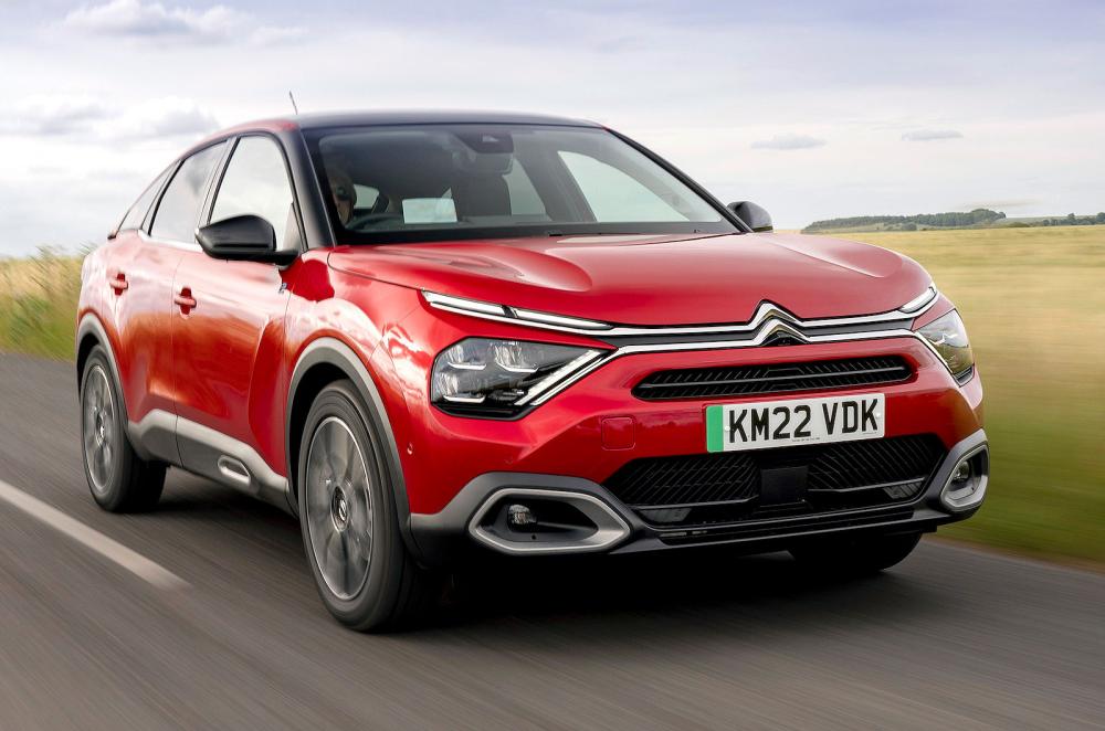 Citroën ë-C4 front right driving