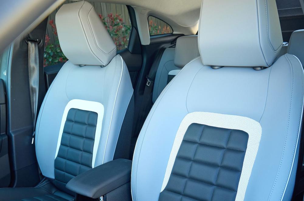 Citroën ë-C4 front seats