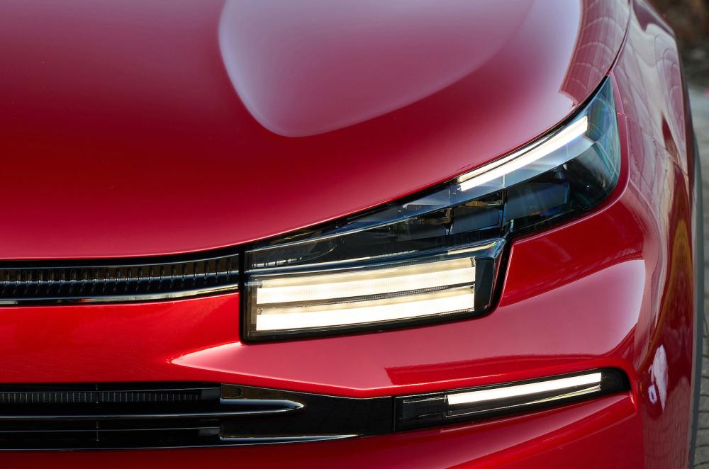 Citroën ë-C4 headlights