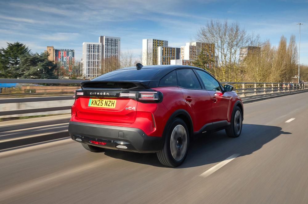 Citroën ë-C4 rear right driving