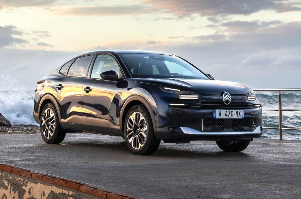 Citroën ë-C4 X front right static