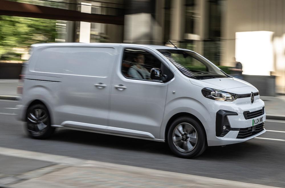 Citroën ë-Dispatch right driving