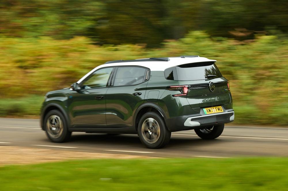 Citroën ë-C3 Aircross driving rear left