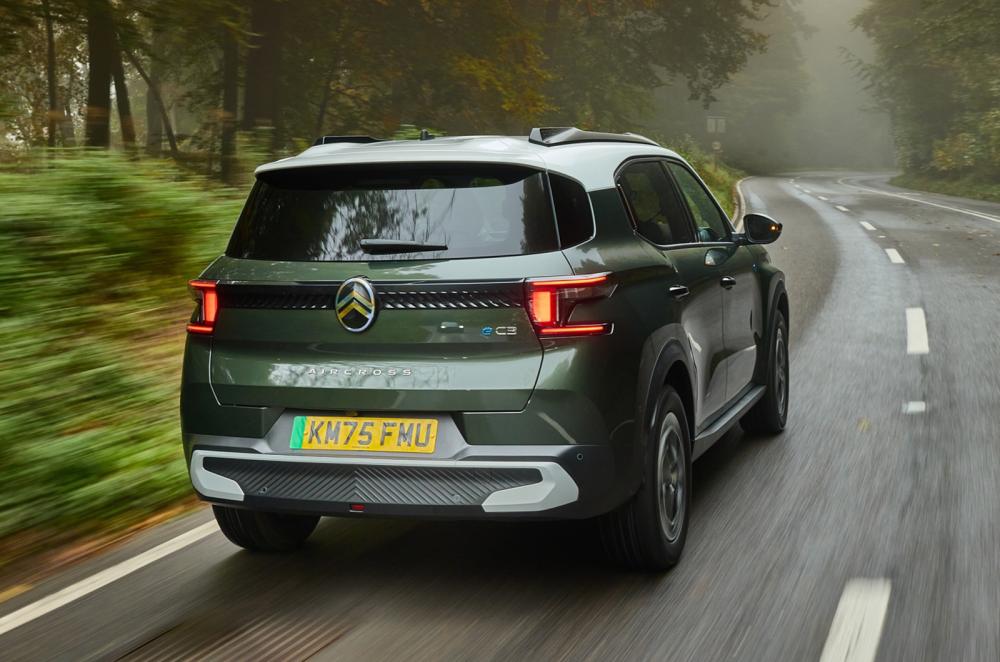 Citroën ë-C3 Aircross rear cornering