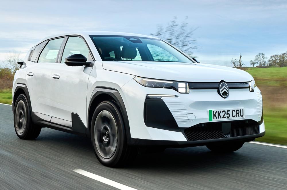 Citroën ë-C5 Aircross driving