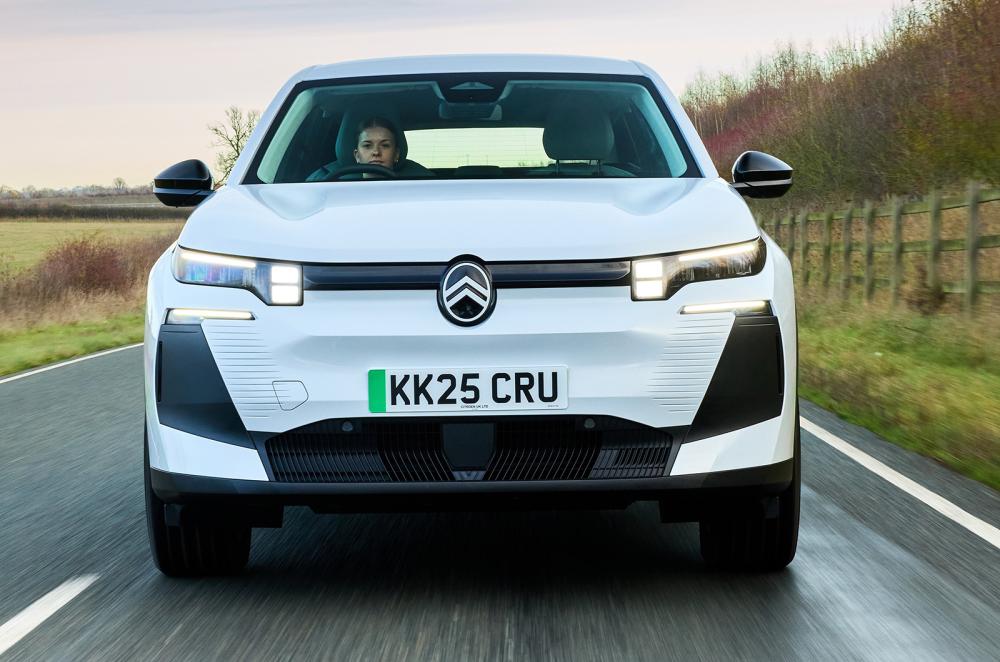 Citroën ë-C5 Aircross driving front