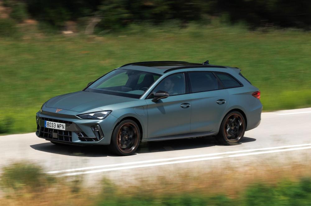 Cupra Leon Estate front left driving