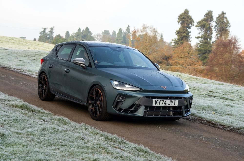 Cupra Leon front driving