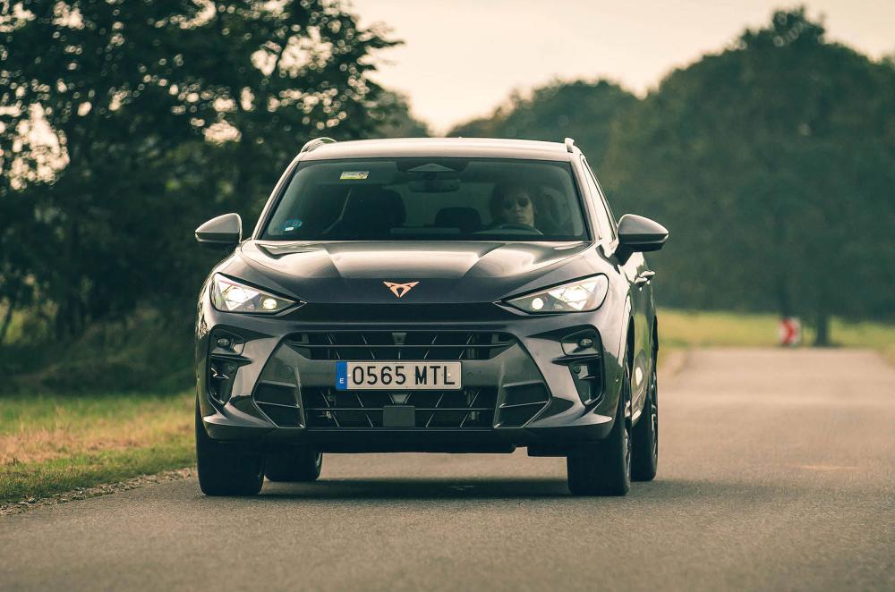 Cupra Terramar front driving