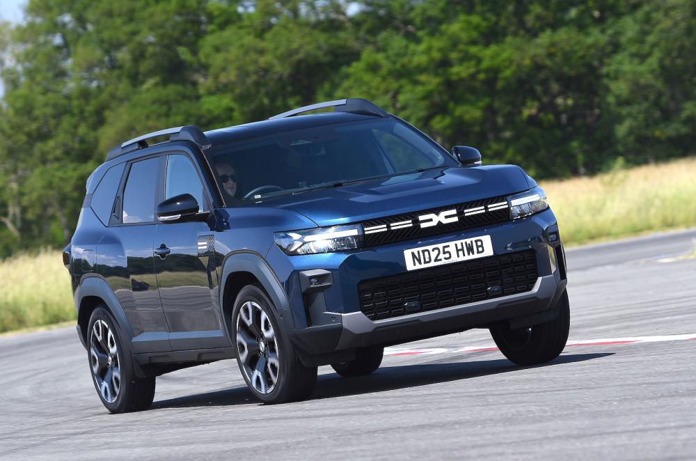 Dacia Bigster front cornering