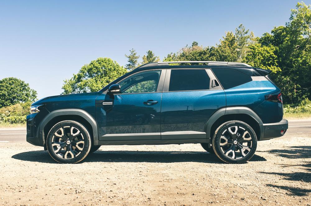 Dacia Bigster left static