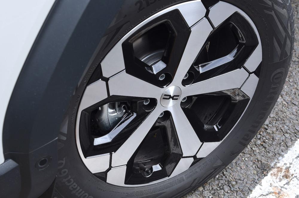 Dacia Duster alloy wheel