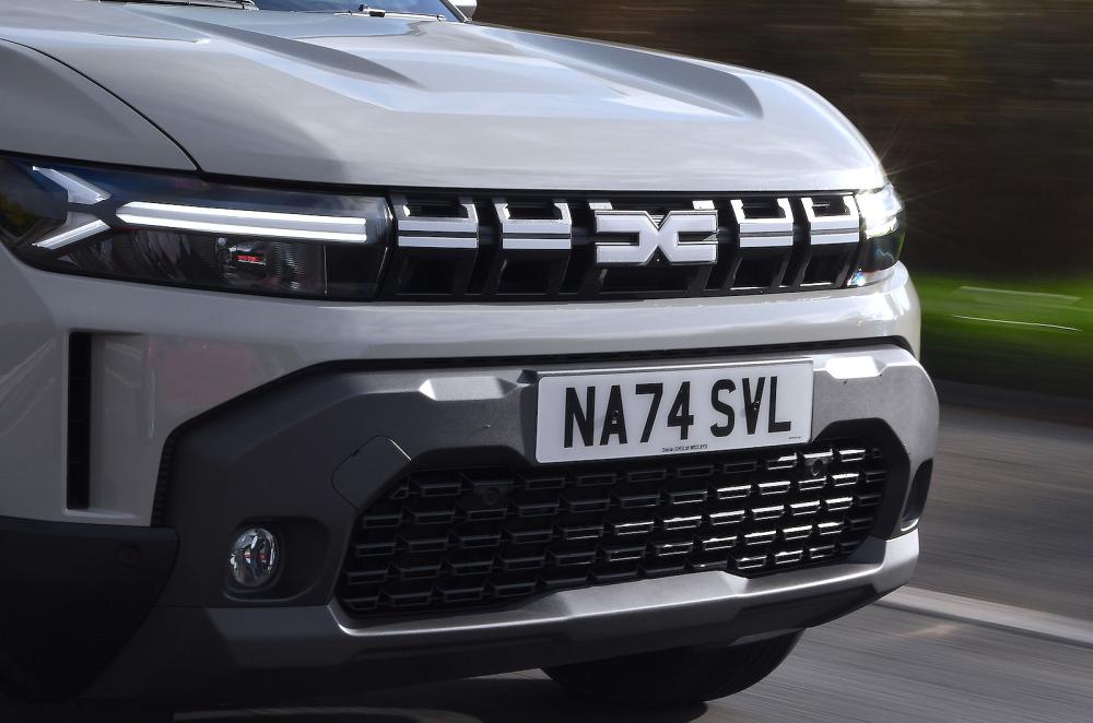 Dacia Duster front detail