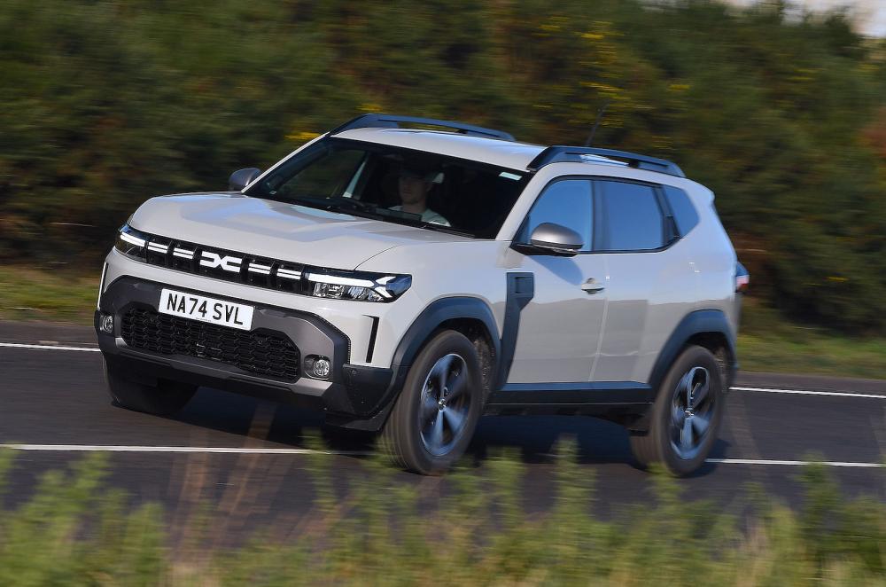 Dacia Duster front left driving