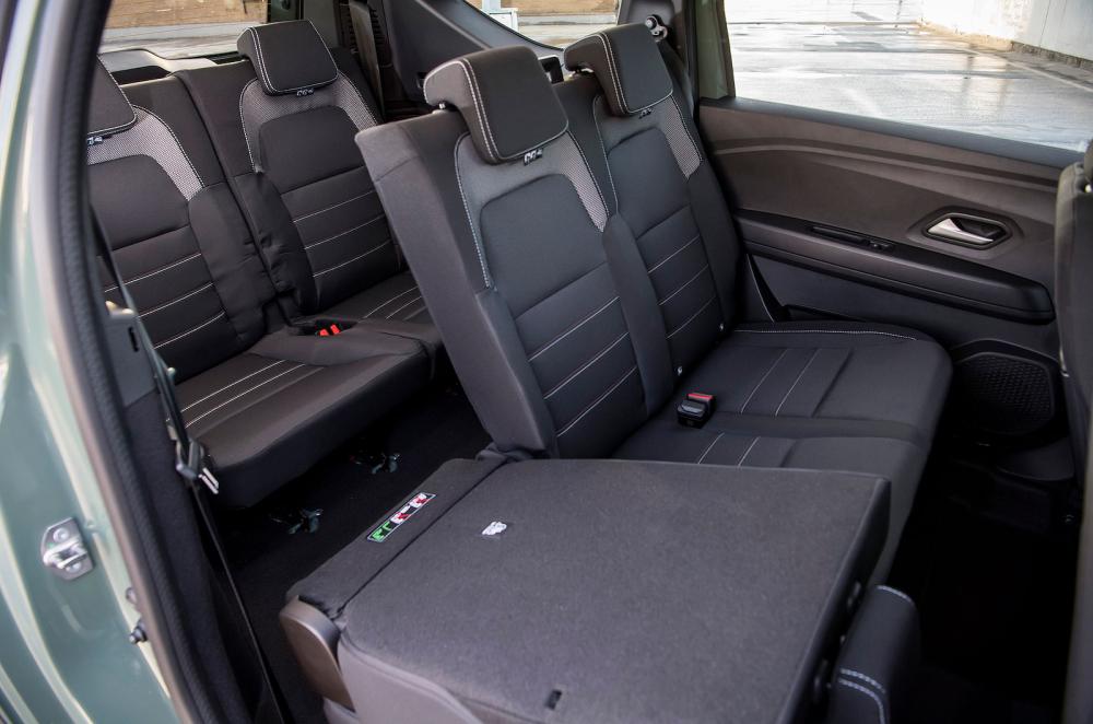 Dacia Jogger interior back seats