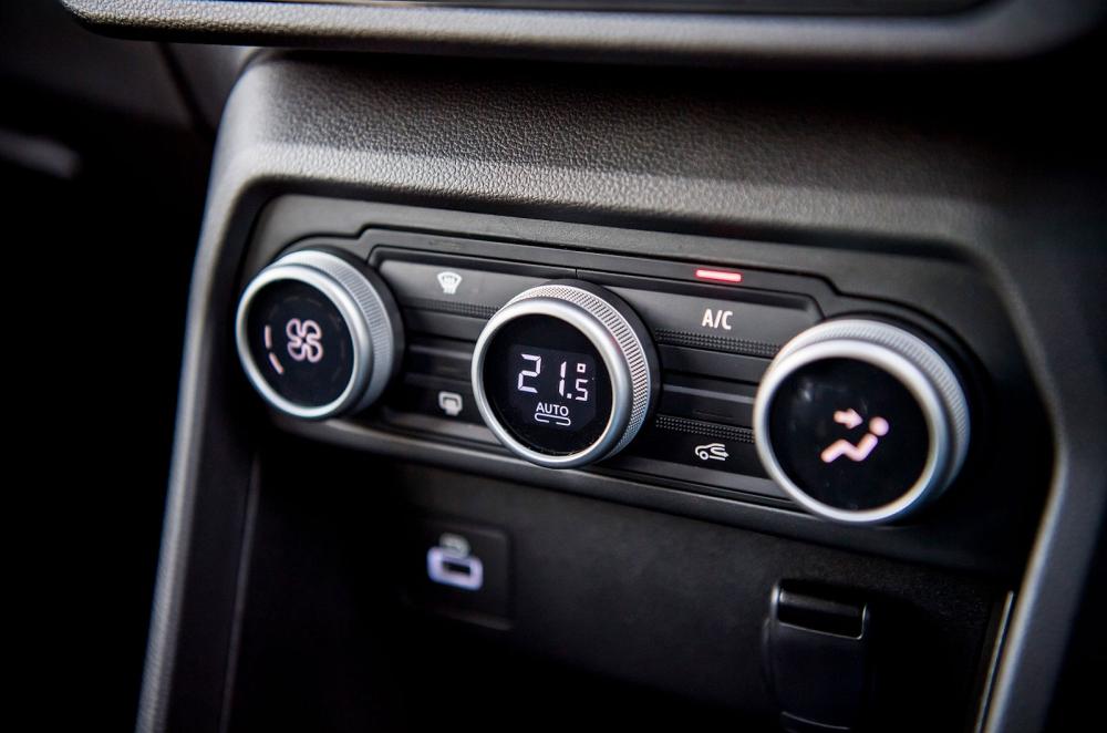 Used Dacia Jogger 2022-present interior detail