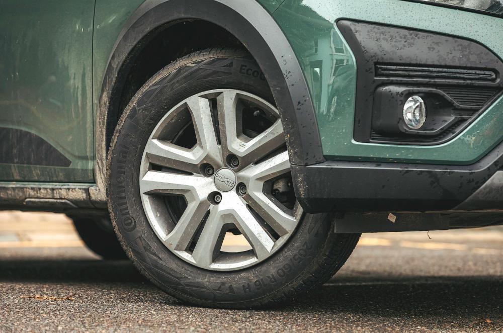 Dacia Sandero Stepway alloy wheel