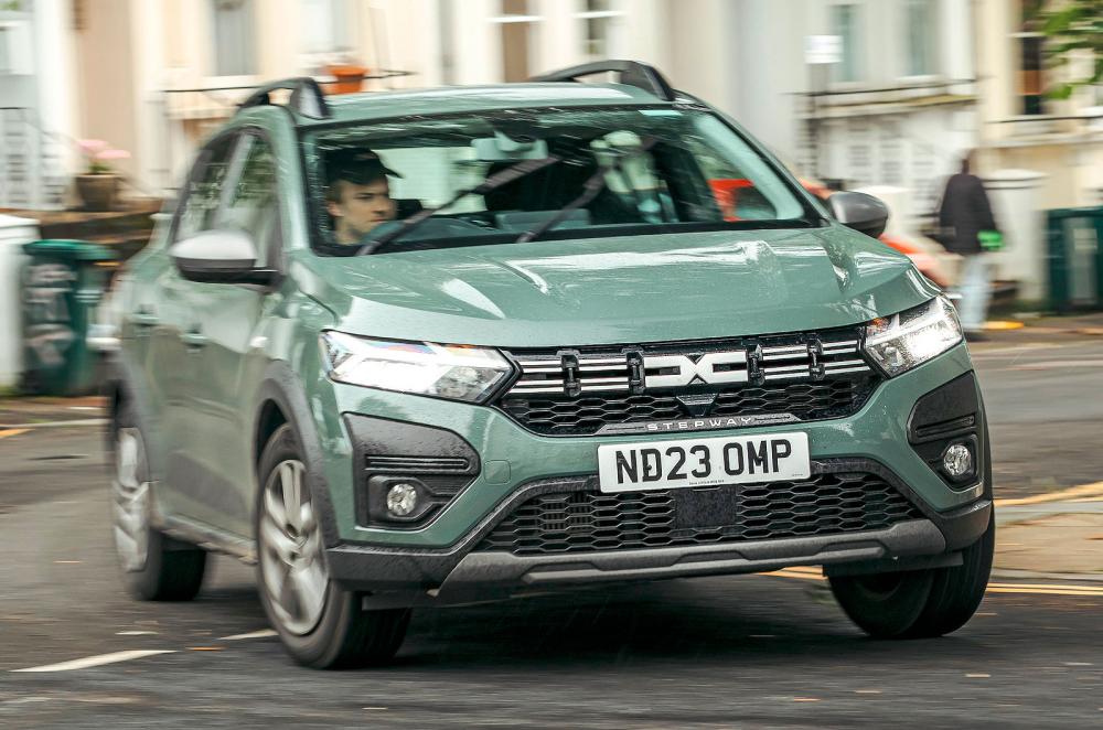 Dacia Sandero Stepway front cornering