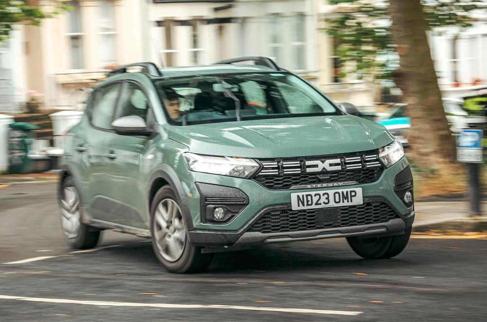 Dacia Sandero Stepway front cornering