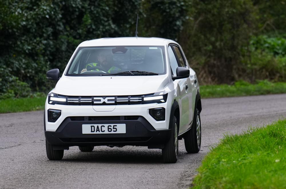 Dacia Spring Cargo front cornering