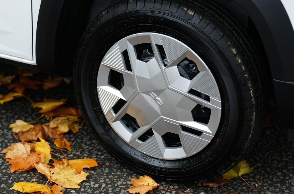 Dacia Spring Cargo wheel detail