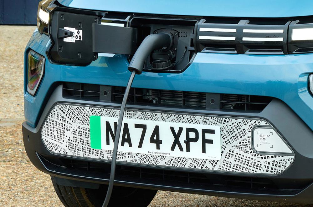 Dacia Spring charging socket