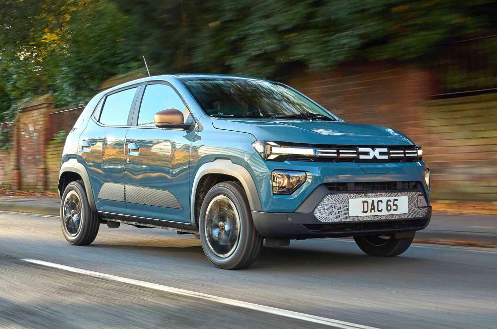 Dacia Spring front right driving