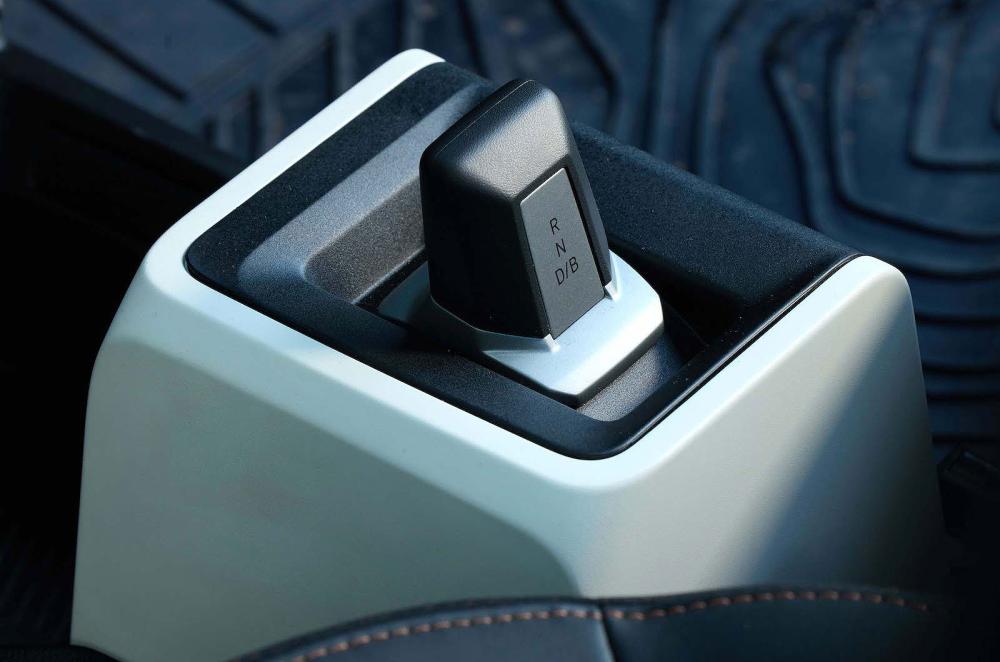 Dacia Spring gear selector