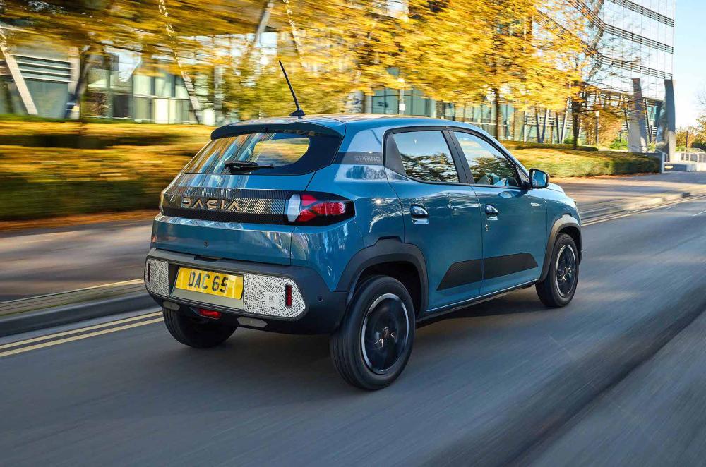 Dacia Spring rear right driving