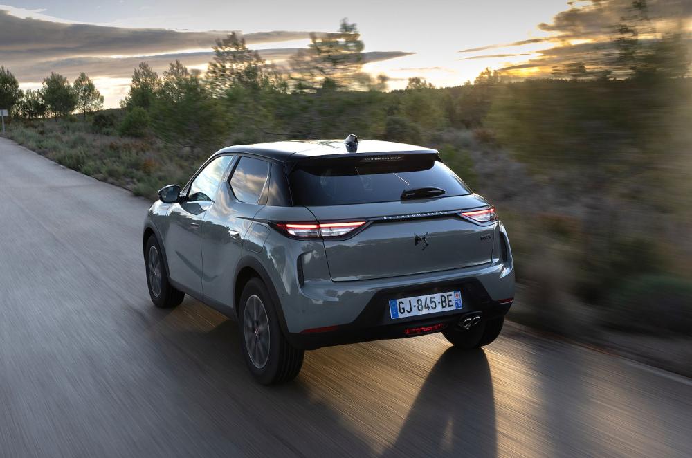 DS 3 rear left driving