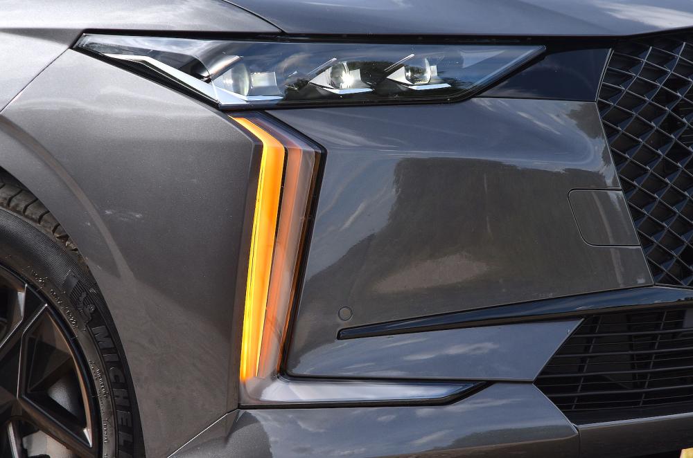 DS 4 headlights