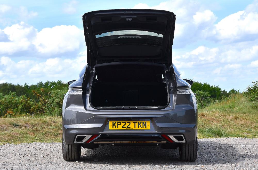 DS 4 rear static boot open